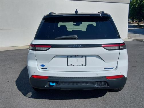 Bright White Clearcoat 2022 Jeep Grand Cherokee 4xe Trailhawk