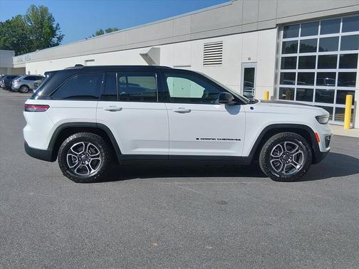 Bright White Clearcoat 2022 Jeep Grand Cherokee 4xe Trailhawk