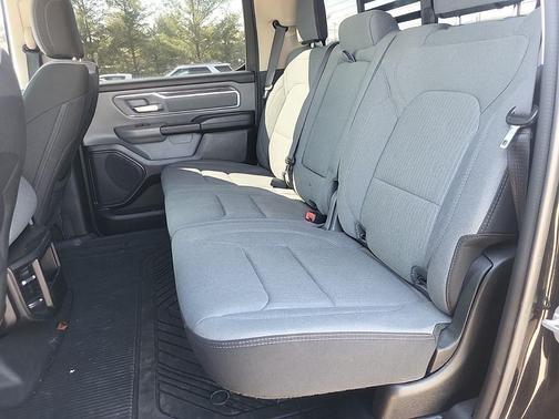 Diamond Black Crystal Pearlcoat 2020 RAM 1500 Big Horn/Lone Star