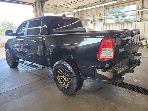 Diamond Black Crystal Pearlcoat 2020 RAM 1500 Big Horn/Lone Star