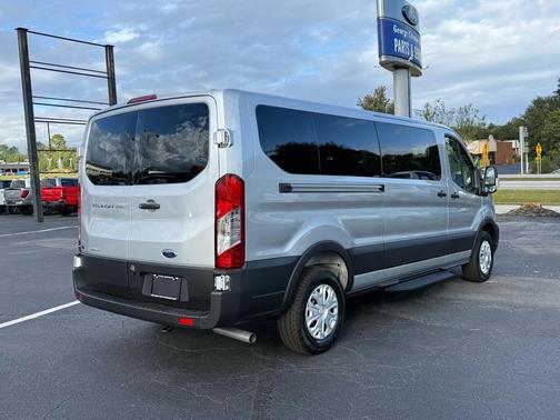 2025 Ford Transit-350 XL