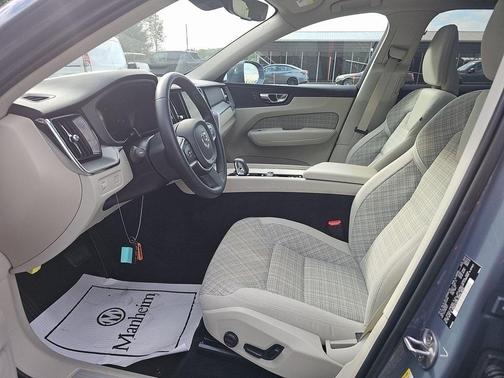 2022 Volvo XC60 B5 Momentum