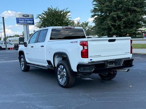 2024 Chevrolet Silverado 2500 Custom