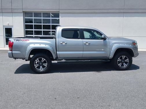 Silver Sky Metallic 2017 Toyota Tacoma SR5
