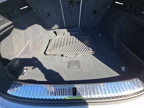 2019 Audi e-tron Premium Plus