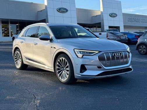 2019 Audi e-tron Premium Plus
