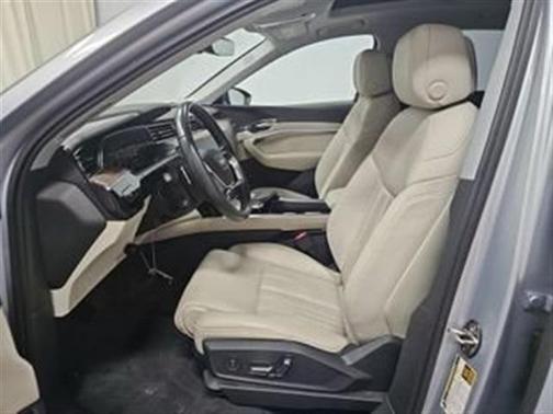 2019 Audi e-tron Premium Plus