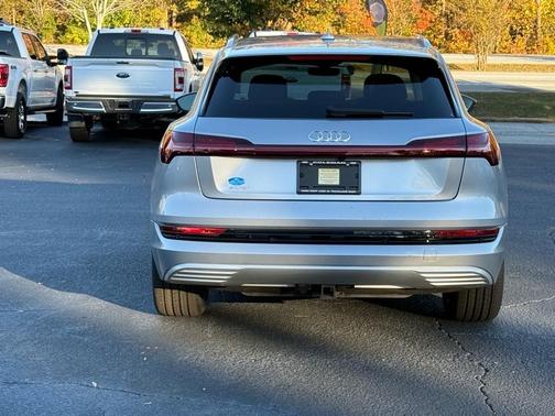 2019 Audi e-tron Premium Plus