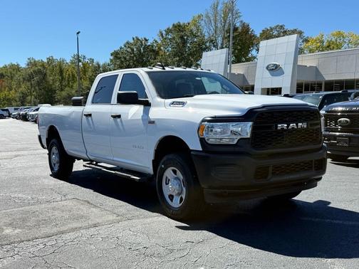 2022 RAM 2500 Tradesman Crew Cab 4x4 8' Box