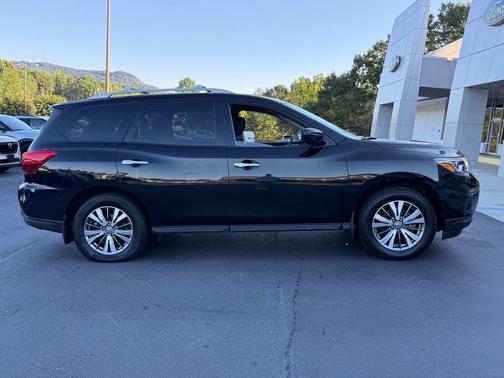 2020 Nissan Pathfinder S 4WD