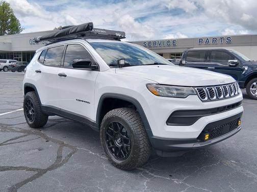 Bright White Clearcoat 2025 Jeep Compass Sport