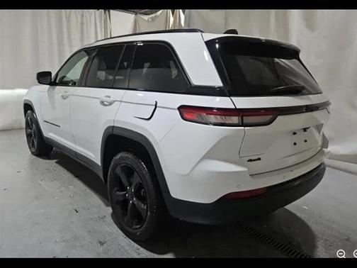 2022 Jeep Grand Cherokee Altitude