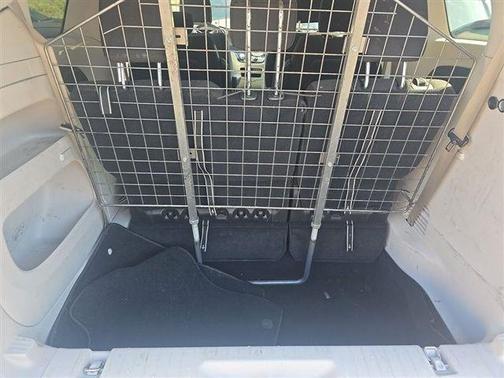 Brilliant Black Crystal Pearlcoat 2023 Chrysler Voyager LX