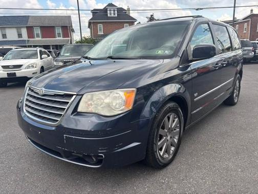 2009 Chrysler Town & Country Touring