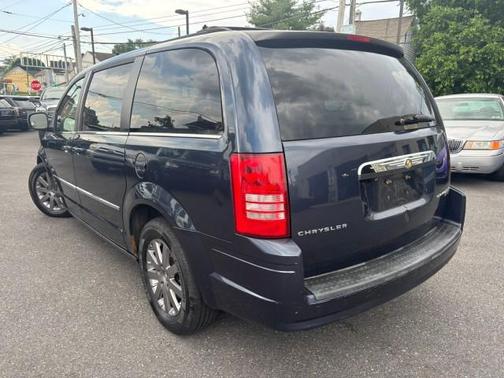 2009 Chrysler Town & Country Touring