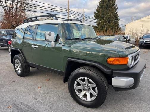 2014 Toyota FJ Cruiser Base