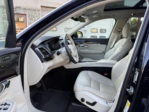 2019 Volvo XC90 T5 Momentum