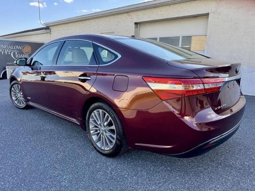 Moulin Rouge Mica 2013 Toyota Avalon Hybrid XLE Touring