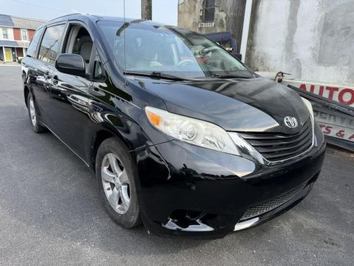 2012 Toyota Sienna LE