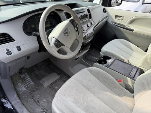 2012 Toyota Sienna LE