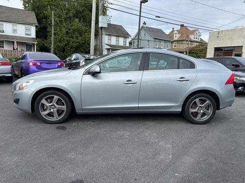 2013 Volvo S60 T5 Premier