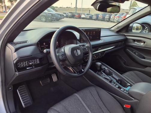 2025 Honda Accord Hybrid 