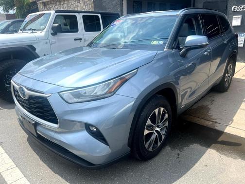 2020 Toyota Highlander Hybrid XLE