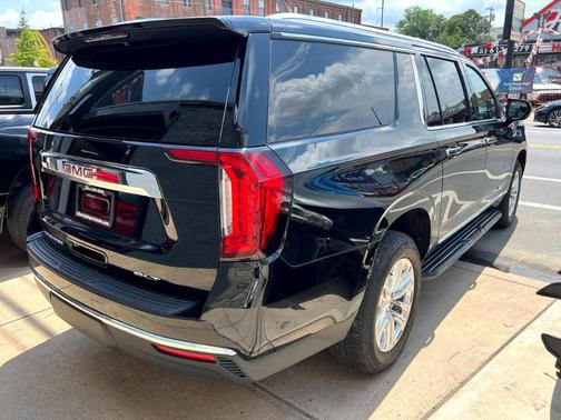 2022 GMC Yukon XL SLT