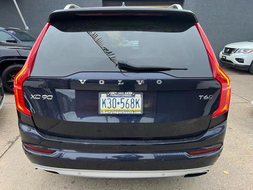 2016 Volvo XC90 T6 Momentum