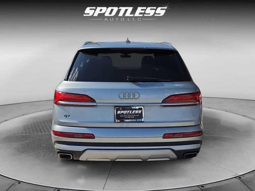 Satellite Silver Metallic 2025 Audi Q7 55 Premium Plus