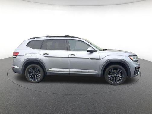 Pyrite Silver Metallic 2021 Volkswagen Atlas 3.6 V6 SE w/ Technology R-Line