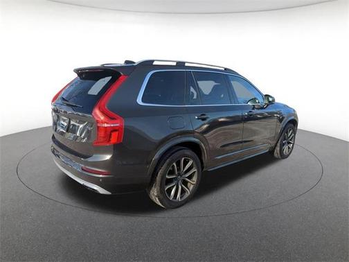 2018 Volvo XC90 T6 Momentum