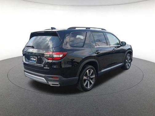 Crystal Black Pearl 2025 Honda Pilot Touring