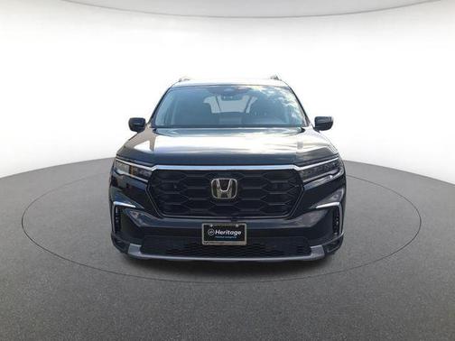 Crystal Black Pearl 2025 Honda Pilot Touring