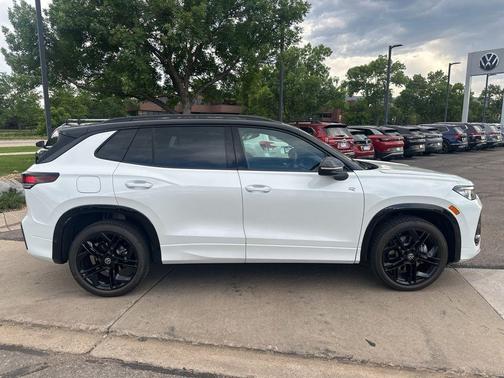 2025 Volkswagen Tiguan 2.0T SE R-Line Black