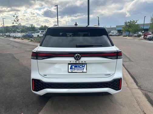 2025 Volkswagen Tiguan 2.0T SE R-Line Black