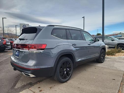 2025 Volkswagen Atlas 2.0T SE