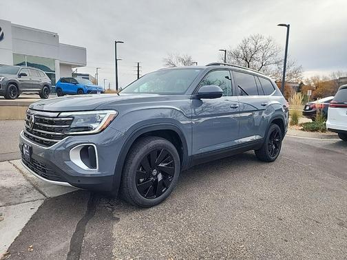 2025 Volkswagen Atlas 2.0T SE