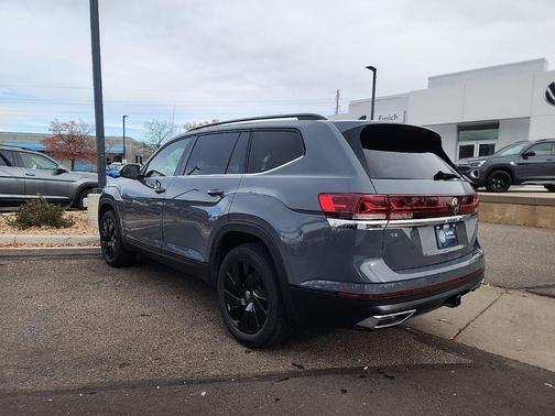 2025 Volkswagen Atlas 2.0T SE