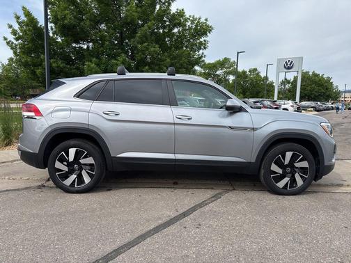 2024 Volkswagen Atlas Cross Sport 2.0T SE w/Technology