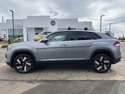2024 Volkswagen Atlas Cross Sport 2.0T SE w/Technology