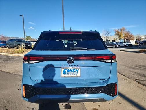 2026 Volkswagen Tiguan 2.0T SE R-Line Black