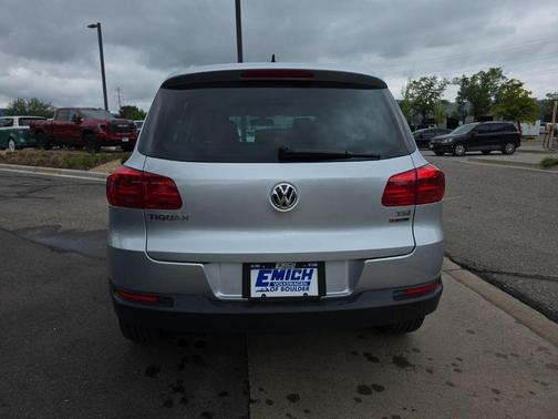 Reflex Silver Metallic 2017 Volkswagen Tiguan 2.0T Wolfsburg Edition