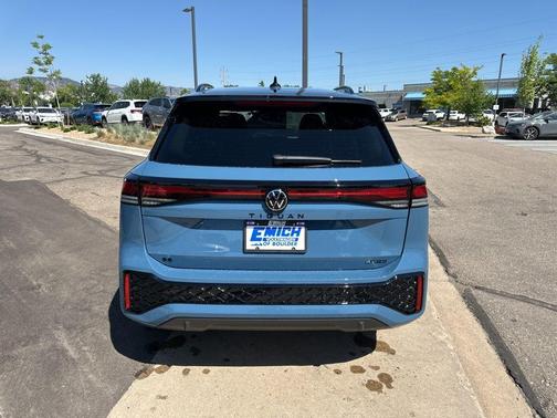 2025 Volkswagen Tiguan 2.0T SE R-Line Black