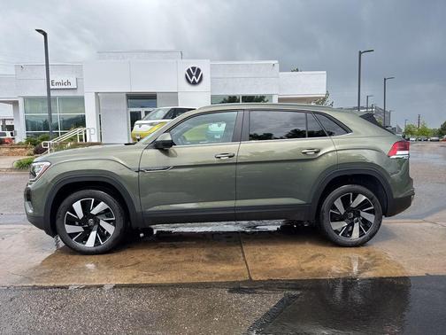 2025 Volkswagen Atlas Cross Sport 2.0T SE w/Technology