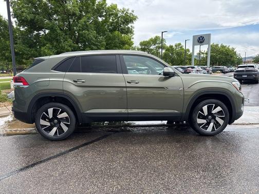 2025 Volkswagen Atlas Cross Sport 2.0T SE w/Technology