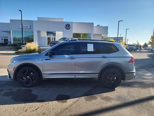 2023 Volkswagen Tiguan 2.0T SE R-Line Black