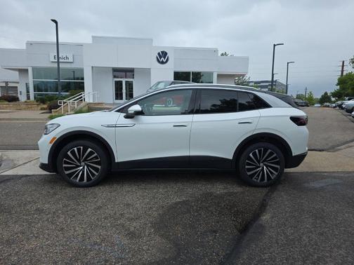Opal White / Black Roof 2023 Volkswagen ID.4 Pro S Plus