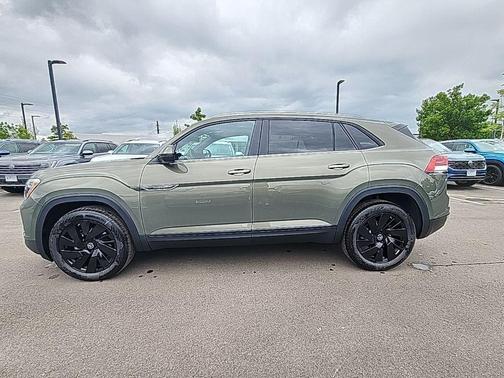 2025 Volkswagen Atlas Cross Sport 2.0T SE w/Technology