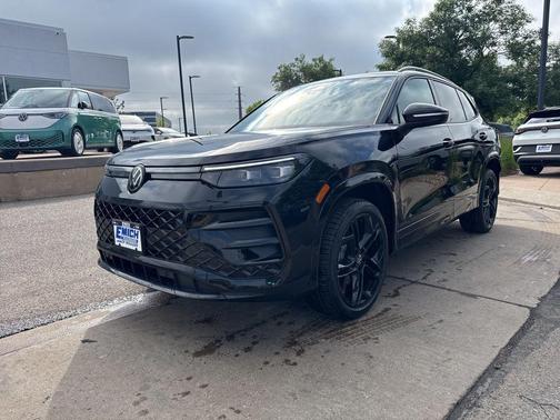 2025 Volkswagen Tiguan 2.0T SE R-Line Black
